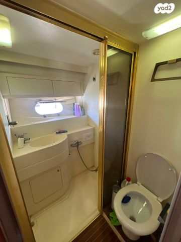 יאכטות - סירות מנוע