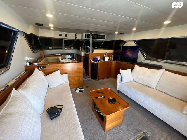 יאכטות - סירות מנוע