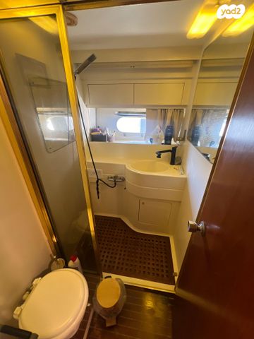 יאכטות - סירות מנוע