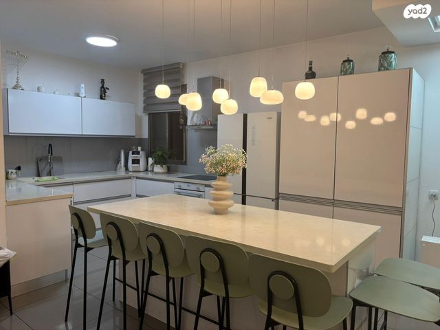 עוזי חיטמן 9