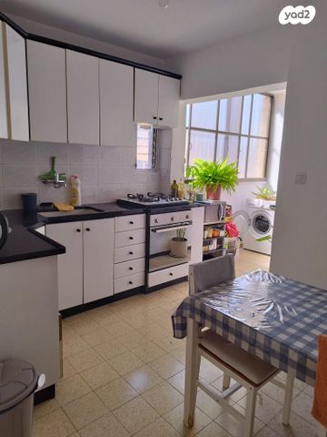 טשרניחובסקי 4