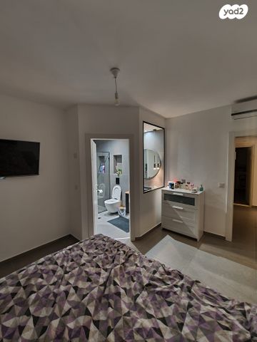 גג/ פנטהאוז, תאנה 15, החורש, חריש