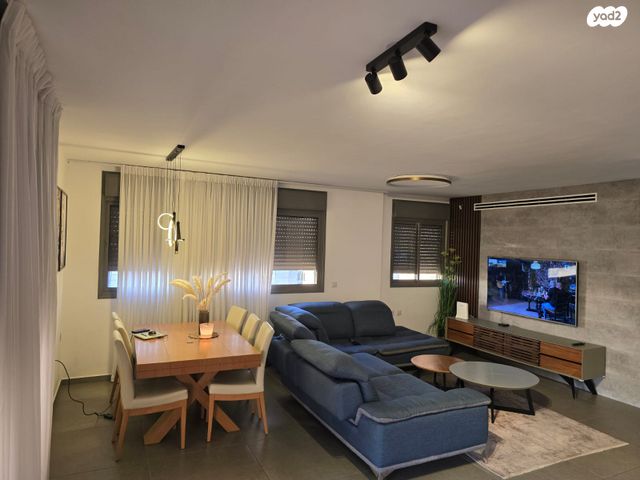 גג/ פנטהאוז, תאנה 15, החורש, חריש