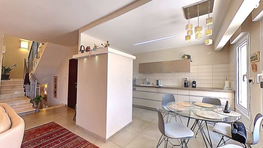 טריפלקס, יורם רונן 30, גבעת משואה, ירושלים