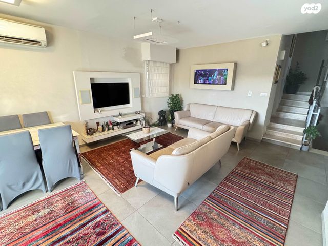 טריפלקס, יורם רונן 30, גבעת משואה, ירושלים