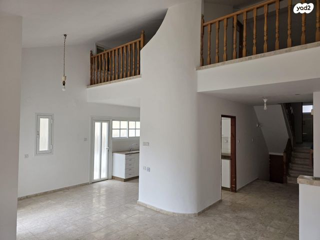 בית פרטי/ קוטג', שדרות בר יהודה 49, הנרקיסים, קרית מלאכי