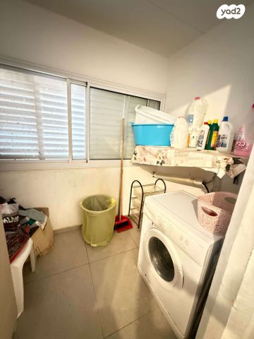 דירה, יהודה אלקלעי, נווה אלון, עכו