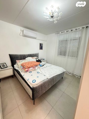 דירה, יהודה אלקלעי, נווה אלון, עכו