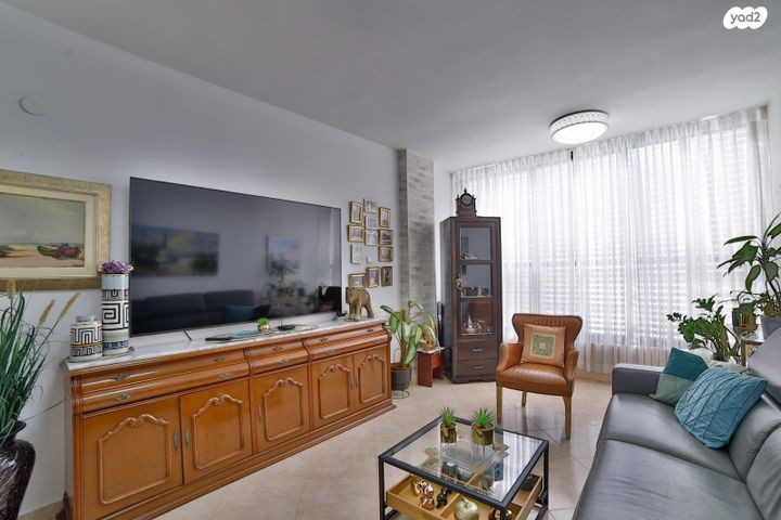 דירה, שדרות בר אילן 45, דרום מערב ותיק, בת ים