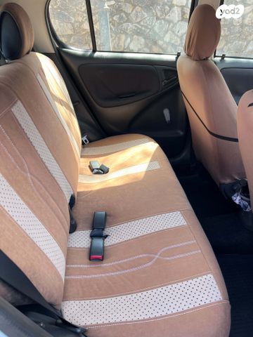 טויוטה יאריס