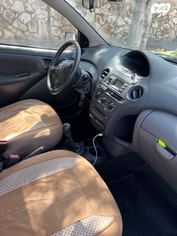 טויוטה יאריס