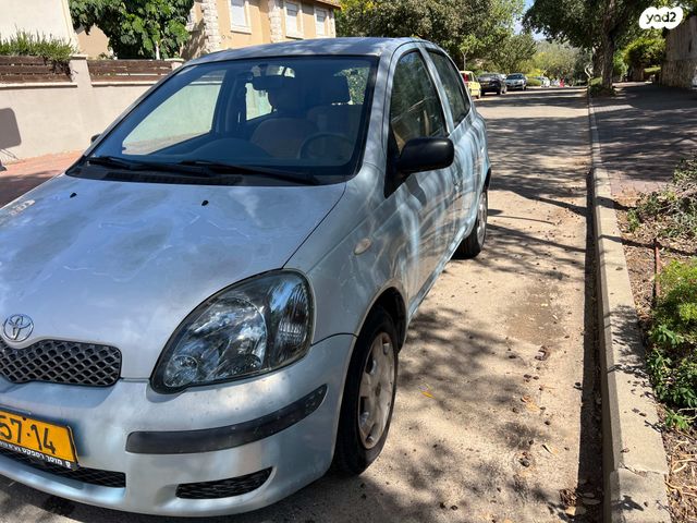 טויוטה יאריס