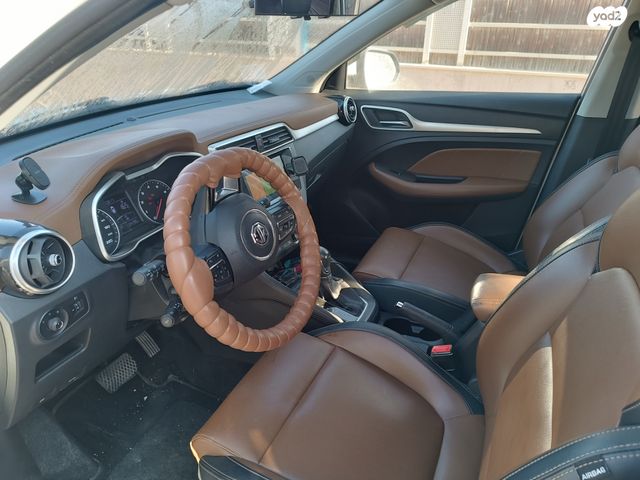 מודעת רכב אם ג'י ZS