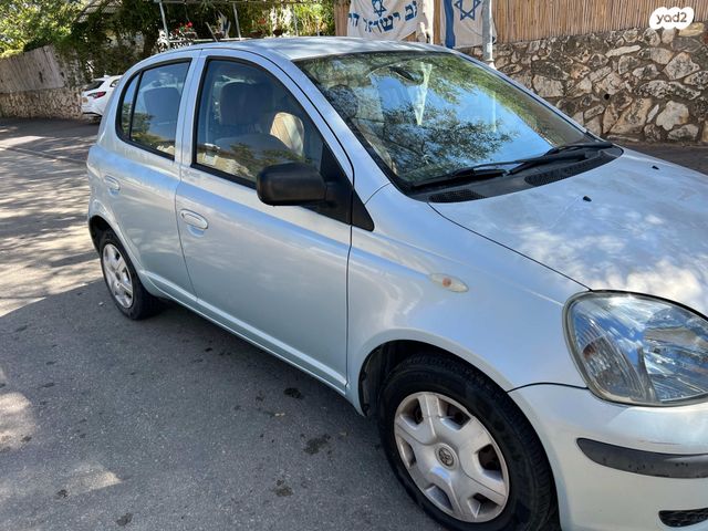 טויוטה יאריס