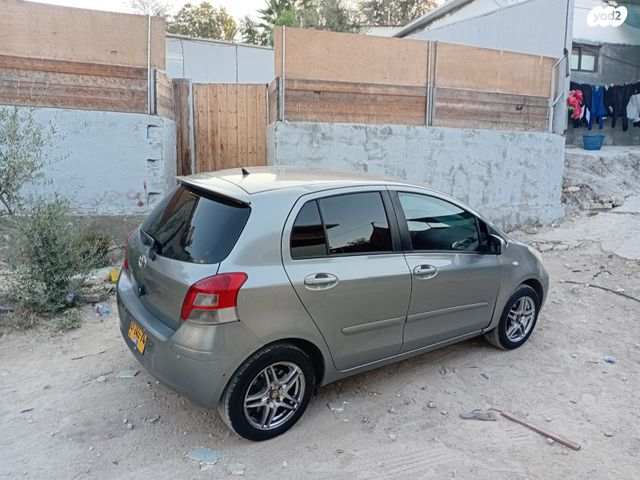 טויוטה יאריס