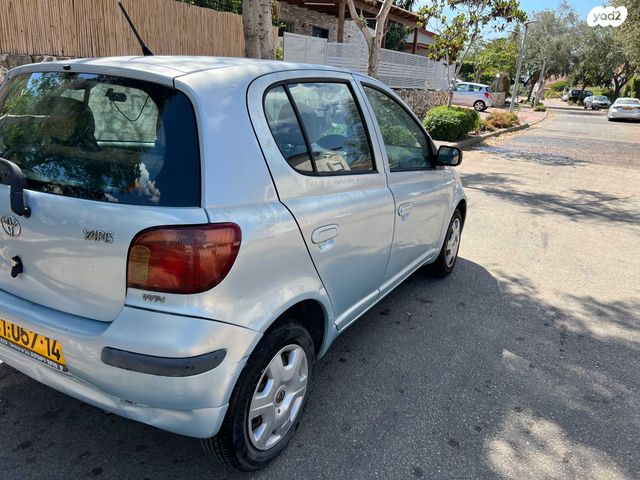 טויוטה יאריס