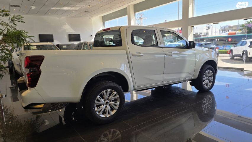 איסוזו די-מקס