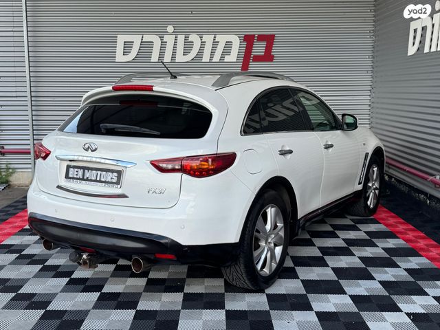 אינפיניטי FX37