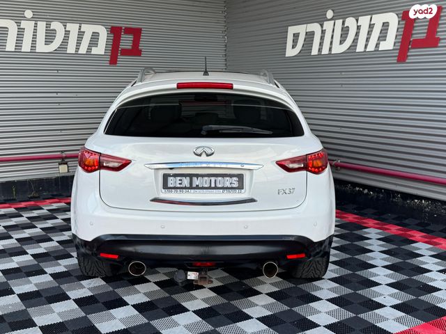 אינפיניטי FX37