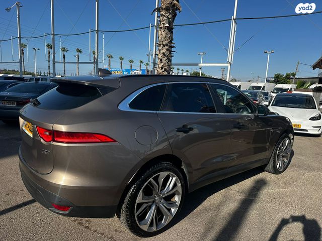 יגואר F-Pace