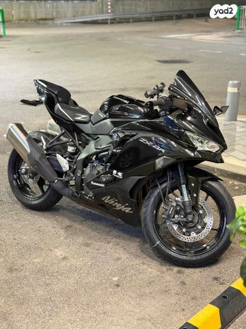 מודעת רכב קאוואסאקי ZX4R