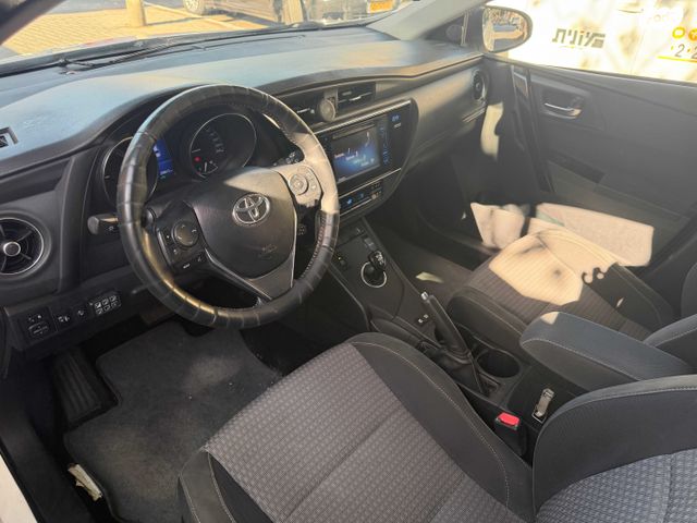 טויוטה אוריס