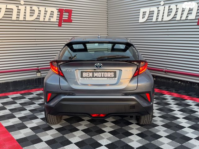 טויוטה C-HR