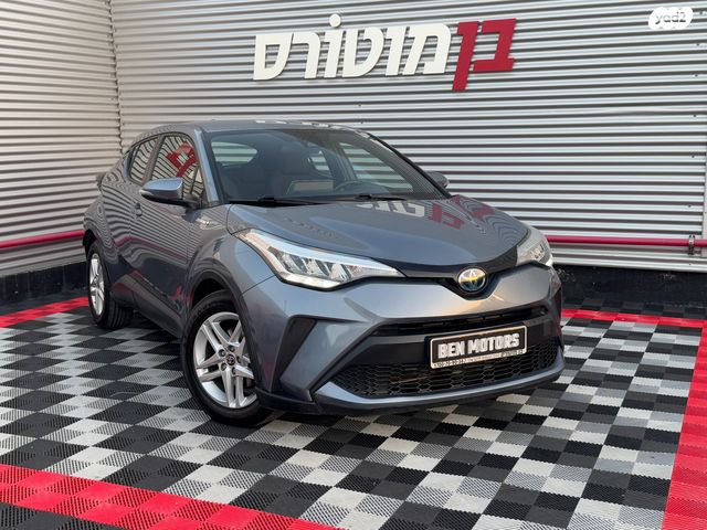 מודעת רכב טויוטה C-HR