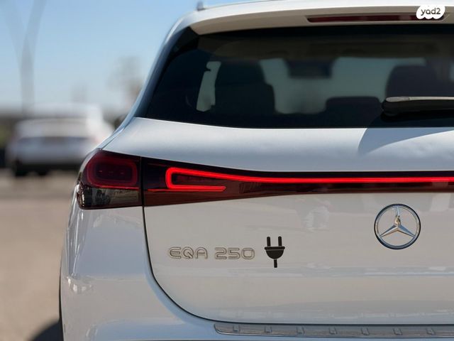 מרצדס-בנץ EQA