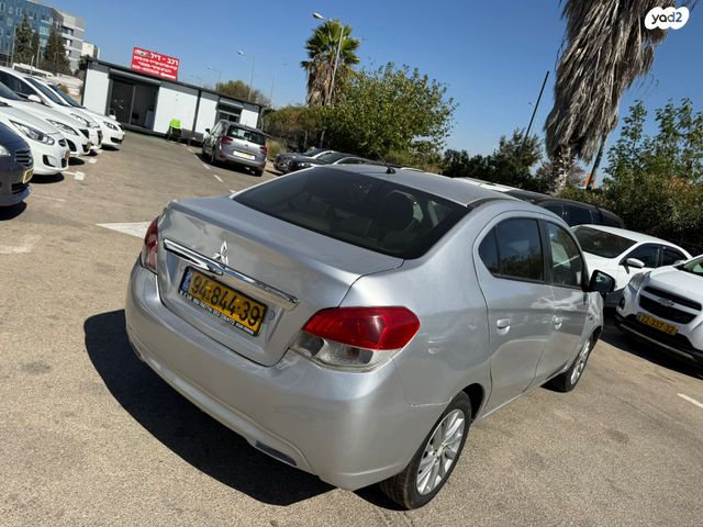 מיצובישי אטראז'