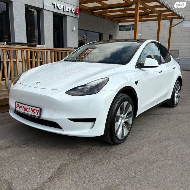 מודעת רכב טסלה מודל Y