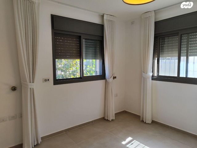 דו משפחתי, גבעות עדן, גבעות עדן, גבעות עדן