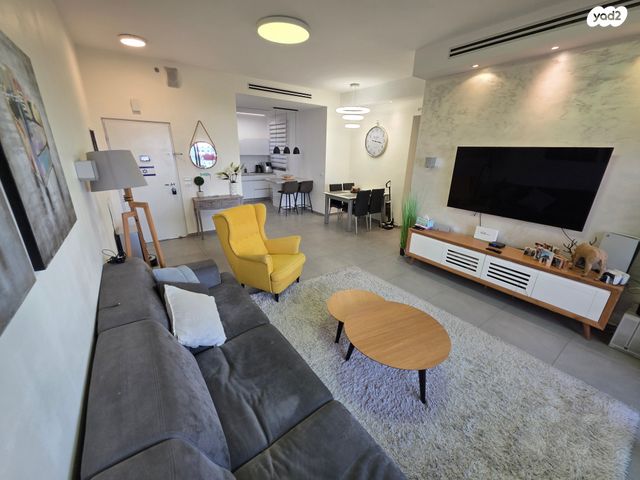 דירה, יונתן רטוש 16, פסגות אפק, ראש העין