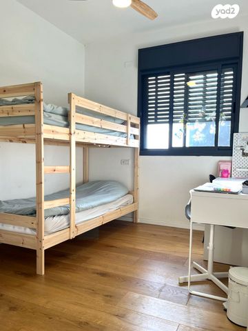 דירה, יואב 30, חרוזים, רמת גן