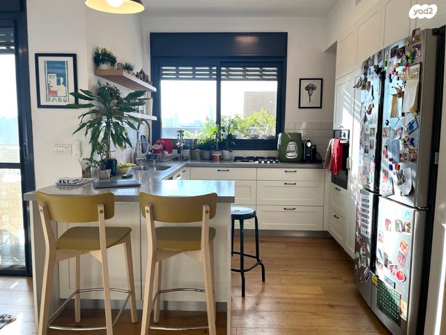 דירה, יואב 30, חרוזים, רמת גן