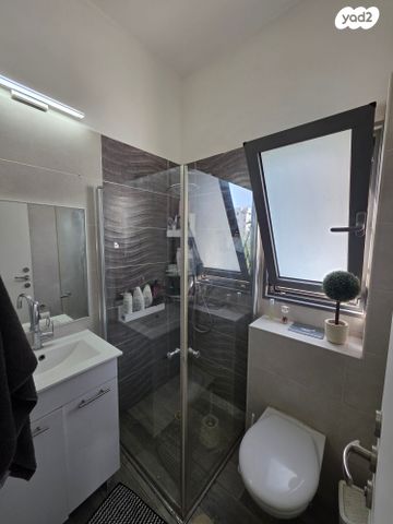 דירה, יונתן רטוש 16, פסגות אפק, ראש העין