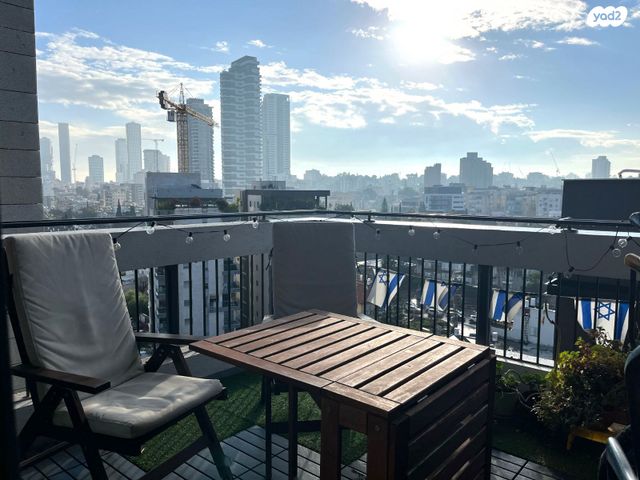 דירה, יואב 30, חרוזים, רמת גן