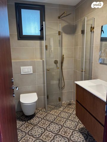 דו משפחתי, גבעות עדן, גבעות עדן, גבעות עדן