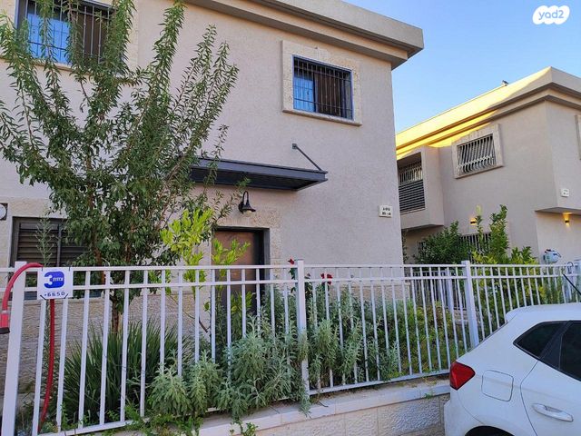 דו משפחתי, גבעות עדן, גבעות עדן, גבעות עדן