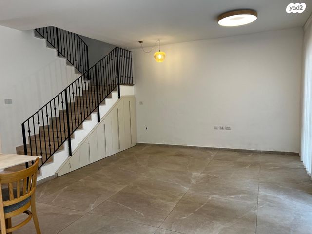 דו משפחתי, גבעות עדן, גבעות עדן, גבעות עדן