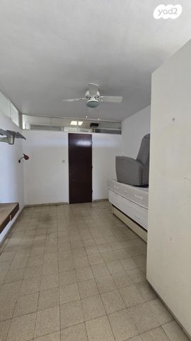 בית פרטי/ קוטג', משה שפירא 23, צפון מזרח מרכז העיר, נתניה