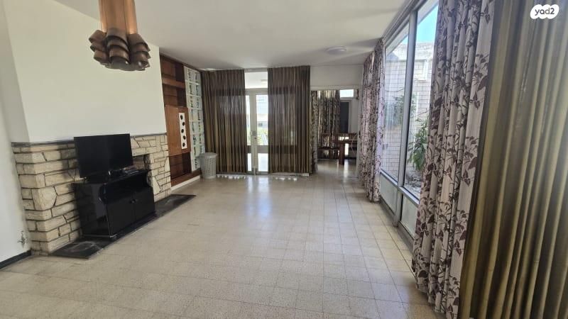 בית פרטי/ קוטג', משה שפירא 23, צפון מזרח מרכז העיר, נתניה