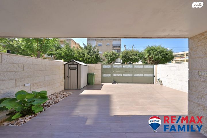 דו משפחתי, בנימין 2, מרכז העיר, סביניה, הוותיקה, קרית ביאליק