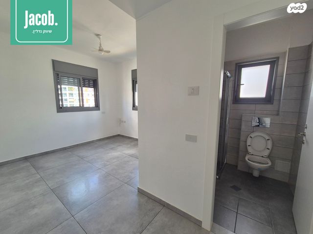 דירה, החותרים, טירת כרמל