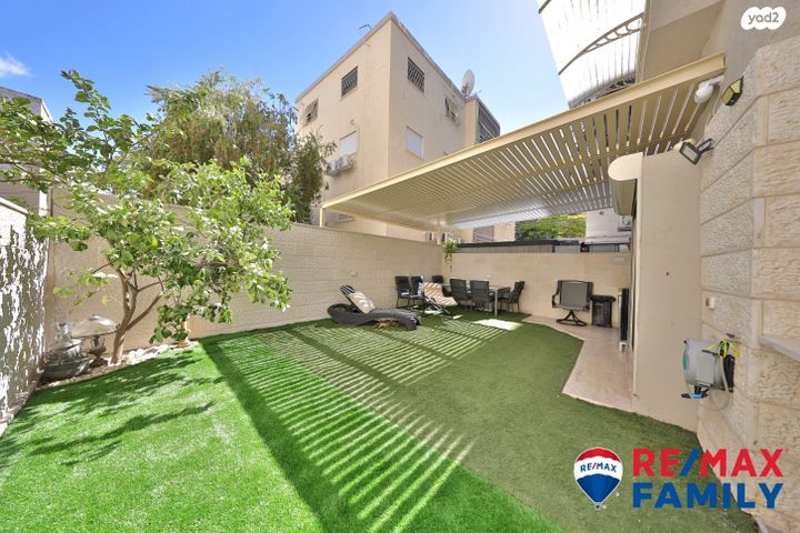 דו משפחתי, בנימין 2, מרכז העיר, סביניה, הוותיקה, קרית ביאליק