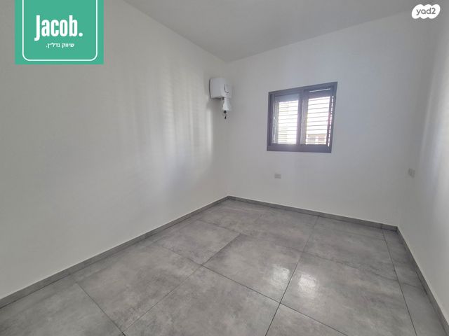 דירה, החותרים, טירת כרמל