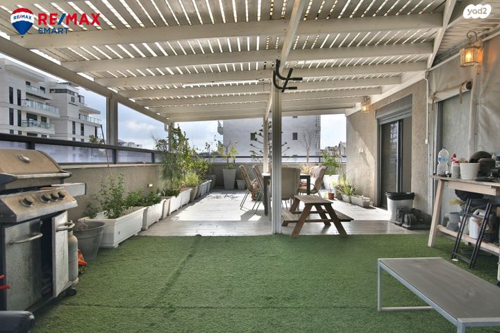 גג/ פנטהאוז, הפלוגות, קרית חיים מזרחית, חיפה