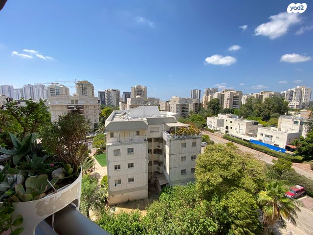 דירה, מנחם בגין 18, נווה גנים, קרית מוצקין