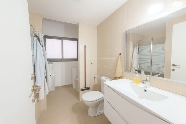 דירת גן, אודם, אבני חן, חריש