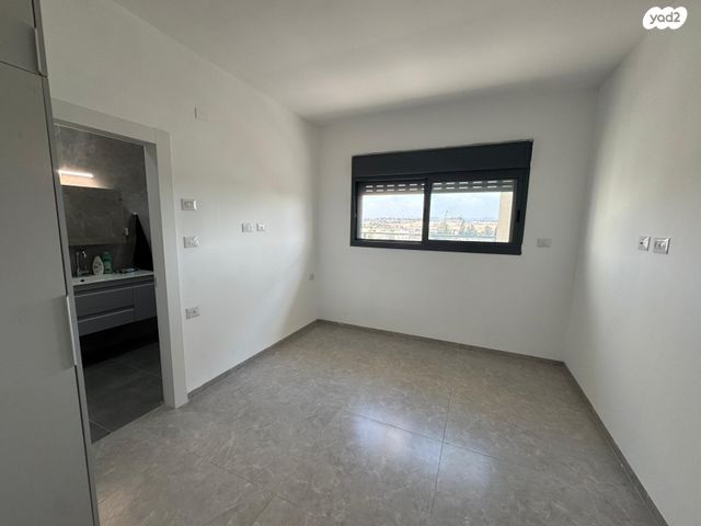 גג/ פנטהאוז, כיכר בני ברית, בית וגן, קרית אתא